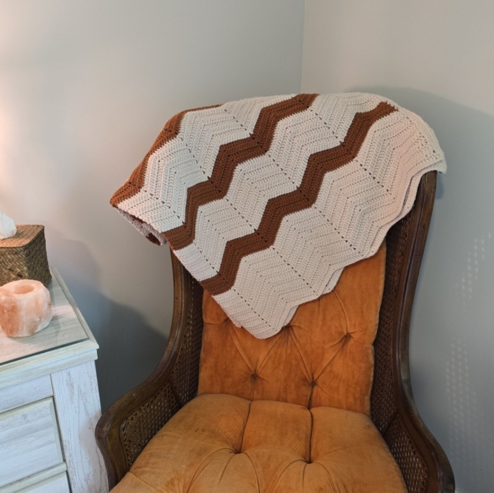 Vintage Chevron Patterned Cream and Brown Throw Blanket